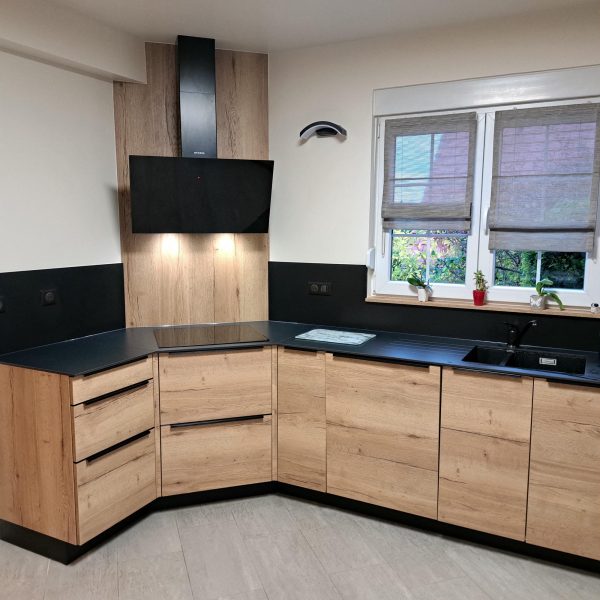 Cuisine moderne à Rothbach pour un aménagement contemporain et fonctionnel
